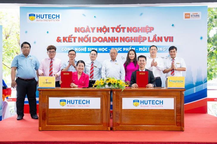 Trực tiếp bảo vệ đồ án trước doanh nghiệp, sinh viên HUTECH được đánh giá cao- Ảnh 5.