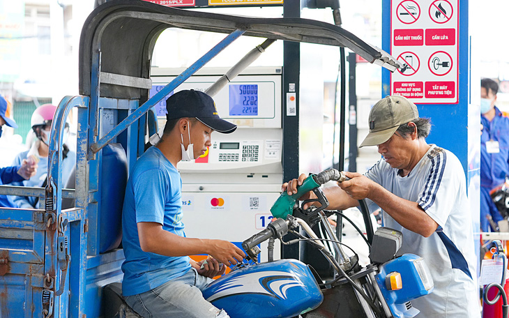 Bộ Công Thương lên tiếng quy định không cho thương nhân phân phối mua bán xăng dầu lẫn nhau - Ảnh 2.