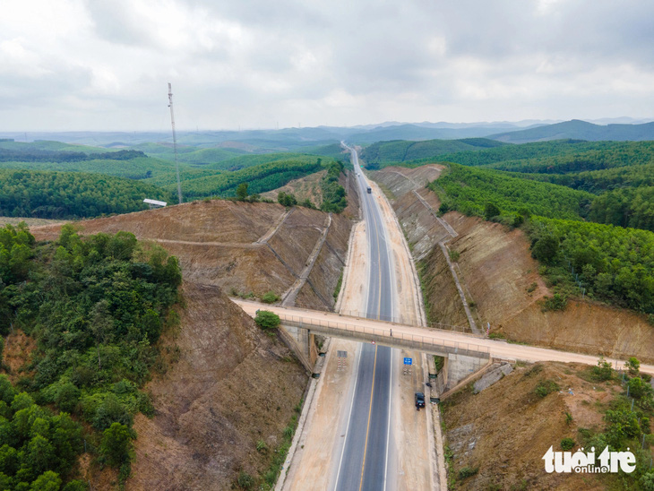 Quảng Trị xin vốn làm 8km quốc lộ 15D để phá thế 'không lối thoát' của cao tốc Cam Lộ - La Sơn- Ảnh 1.