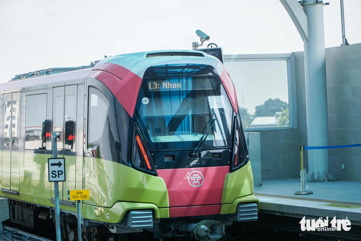 Trải nghiệm metro Nhổn - ga Hà Nội: Khởi hành, dừng hơi 'giật cục', ban quản lý nói gì?- Ảnh 8.