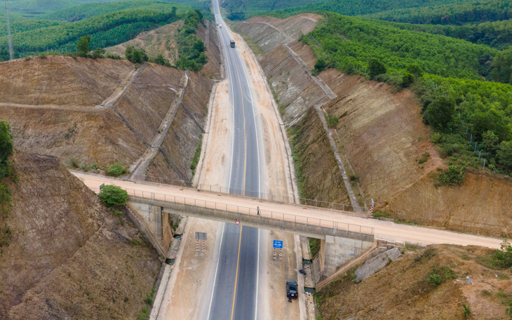 Quảng Trị xin vốn làm 8km quốc lộ 15D để phá thế 