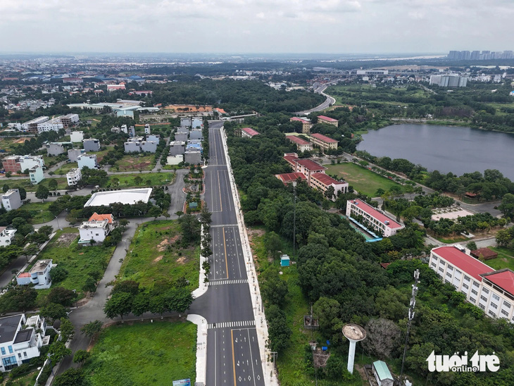 Dĩ An từ đường ổ gà ‘xe chạy như khiêu vũ’ tới đường đẹp nhất Bình Dương- Ảnh 3.