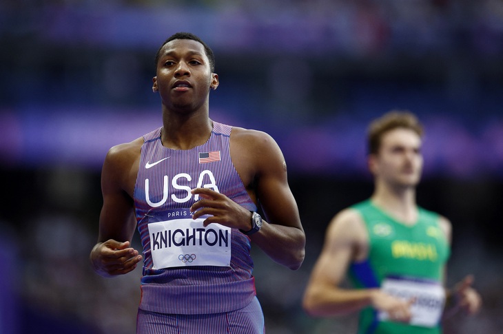 Erriyon Knighton gây tranh cãi khi vẫn được dự Olympic dù từng dương tính doping - Ảnh: REUTERS
