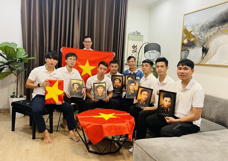 Giao lưu với nhóm bạn trẻ phục chế miễn phí hàng trăm ảnh liệt sĩ- Ảnh 5.