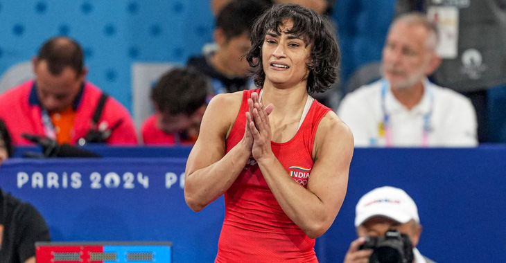 Vinesh Phogat bị loại khỏi Olympic vì thừa cân... 100 gram - Ảnh: Getty