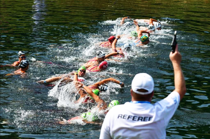 VĐV bơi tại Olympic 2024 uống nước ngọt có gas sau khi bơi trên sông Seine để ngăn ngừa các vấn đề về đường tiêu hóa