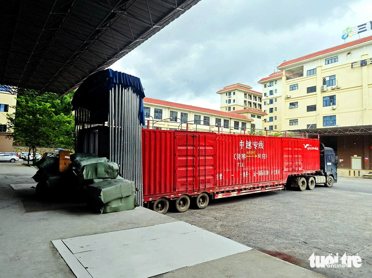 Nhiều tổng kho hàng Trung Quốc 'mọc' sát biên giới Việt Nam- Ảnh 4.