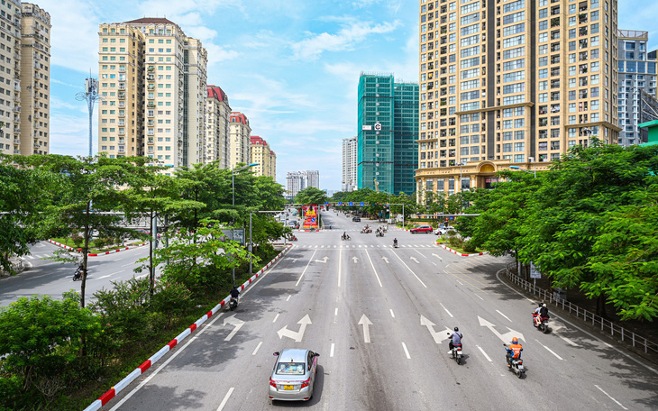 Trung tâm thương mại ở Hà Nội đông nghẹt người mua sắm trong ngày nghỉ lễ - Ảnh 15.