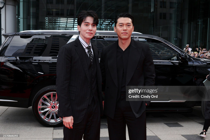 Hyun Bin - Lee Dong Wook 'đại náo' LHP Toronto 2024 - Ảnh 1.