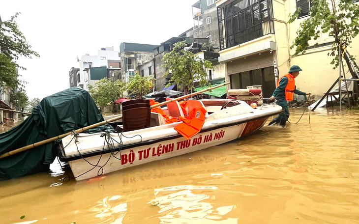 Tỉ phú Ấn Độ giàu thứ 15 thế giới ủng hộ Việt Nam 1 triệu USD khắc phục bão lũ - Ảnh 2.