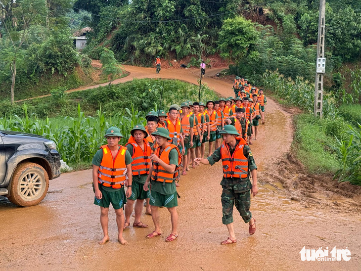 Vụ lũ quét ở Làng Nủ, Lào Cai: tìm thấy thêm 2 thi thể - Ảnh 4.