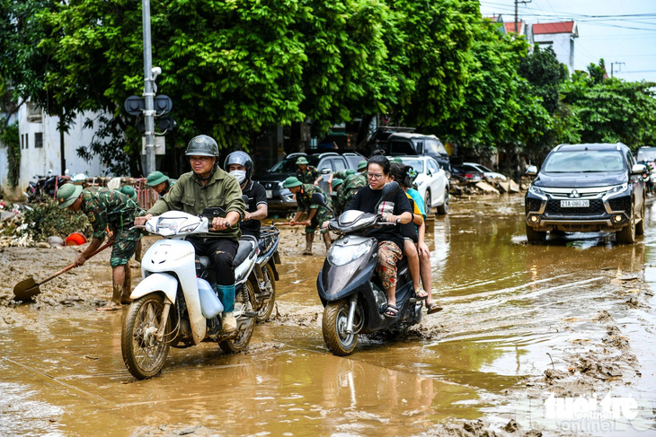 Vùng núi Bắc Bộ mưa giảm, Hà Nội có lúc hửng nắng - Ảnh 1.