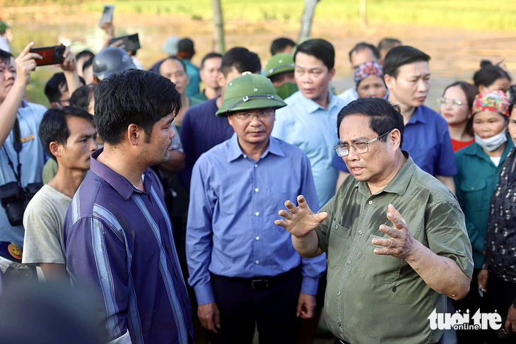 Thủ tướng tới Làng Nủ - nơi xảy ra trận lũ quét đau thương - Ảnh 6.