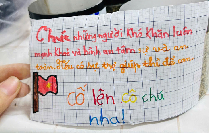 'Chúc những người khó khăn luôn mạnh khỏe và bình an, nếu cần sự trợ giúp thì để con' - Ảnh 2.