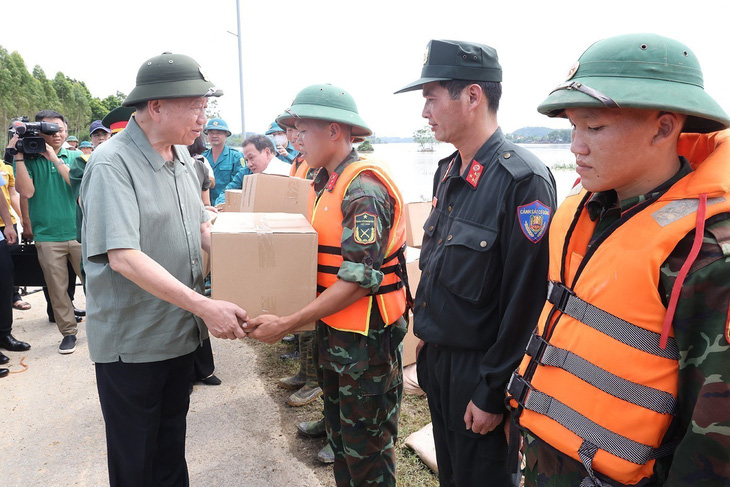 Tổng Bí thư, Chủ tịch nước Tô Lâm kiểm tra phòng chống lụt bão tại Tuyên Quang - Ảnh 2.