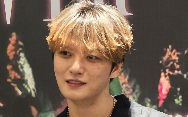 Kim Jae Joong mong người Việt sớm vượt qua bão lũ trong live concert Flower Garden - Ảnh 1.