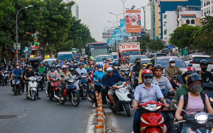 Cuối đường nối Trần Quốc Hoàn còn vướng mặt bằng, có ảnh hưởng tiến độ toàn dự án? - Ảnh 3.