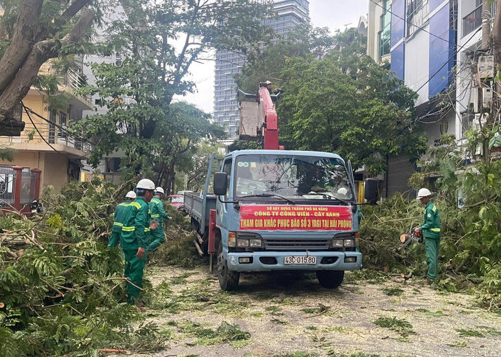 Đà Nẵng công khai danh sách hơn 1.600 cá nhân, đơn vị ủng hộ bão lũ số 3 - Ảnh 2.