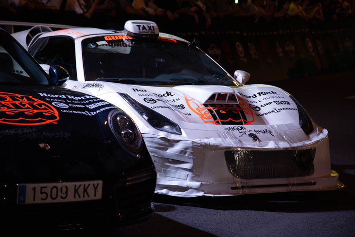 4 'siêu hậu' của Gumball 3000 - Ảnh 13.