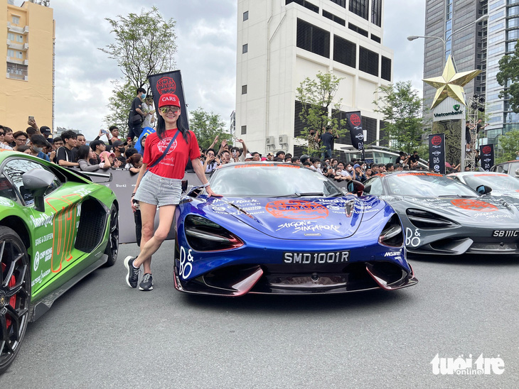 Nữ doanh nhân cầm lái siêu xe từ TP.HCM về Singapore tại Gumball 3000: 'Việt Nam thật tuyệt vời' - Ảnh 3.