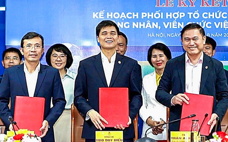 Giải bóng đá công nhân, viên chức Việt Nam 2024 nhận hơn 1 tỷ đồng ủng hộ đồng bào bị bão lũ - Ảnh 2.