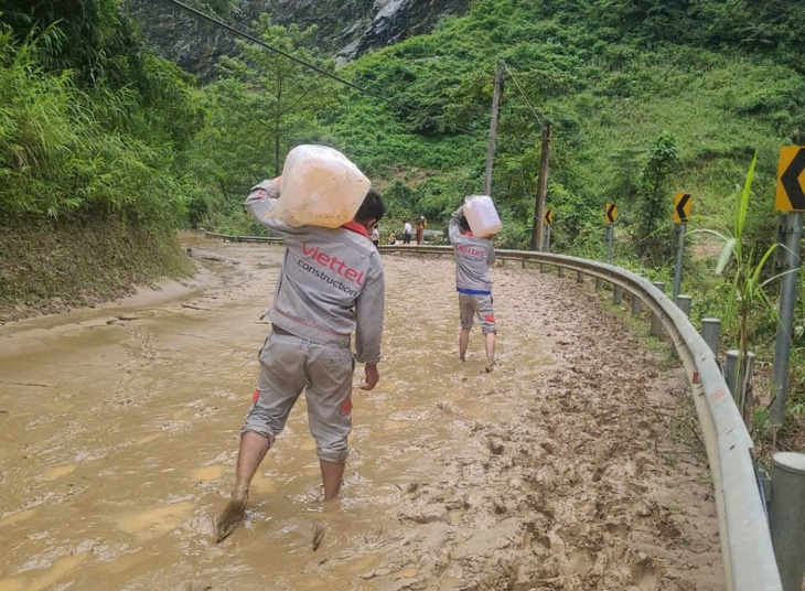 Hành trình chạy đua với thời gian để lấy sóng, cứu người - Ảnh 2.