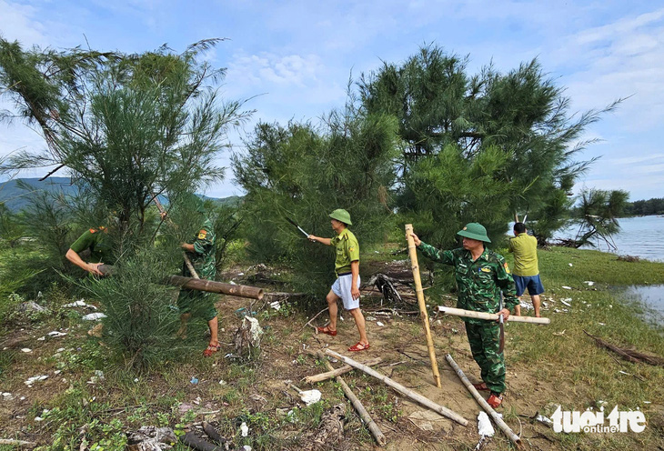 Ngăn nạn bẫy bắt đàn chim trời mùa di cư ngay đầu mùa mưa - Ảnh 1.