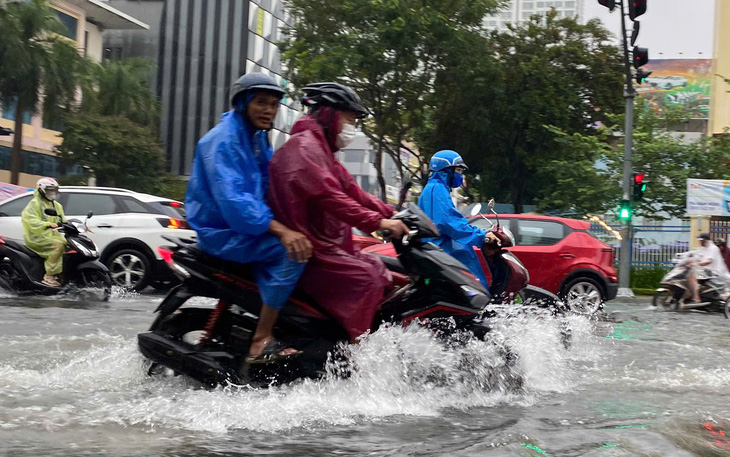 Đà Nẵng cho học sinh nghỉ học vì mưa lớn  - Ảnh 3.