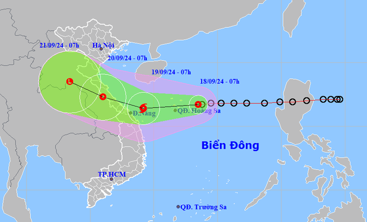 Áp thấp nhiệt đới hướng vào vùng biển Quảng Trị - Đà Nẵng, miền Trung đang mưa to - Ảnh 1.