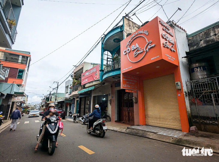 Nghi vấn học sinh ngộ độc trà sữa, chủ quán Cô Ba Sài Gòn nói gì? - Ảnh 1.