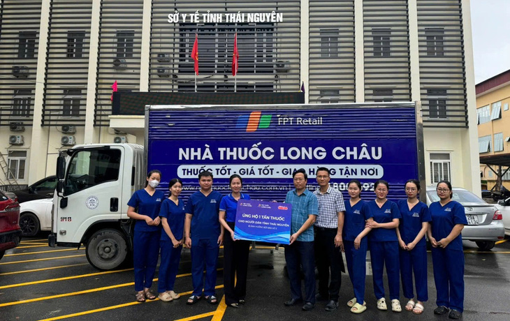 FPT Long Châu phối hợp Tuổi Trẻ trao tặng 2 tấn thuốc đến bà con Vĩnh Phúc, Thái Nguyên, Cao Bằng - Ảnh 2.