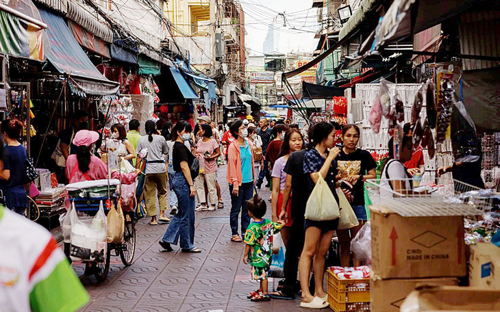 Nội các Thái Lan thông qua việc phát tiền cho hơn 14 triệu người - Ảnh 2.