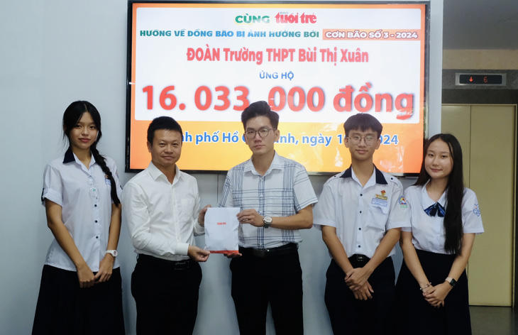 Thầy cô, học sinh TP.HCM 'gửi nắng yêu thương' đến vùng bão lũ