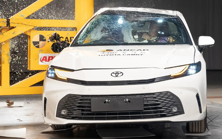 Toyota Camry 2025 ra mắt Việt Nam: Có cả thuần xăng và hybrid, giá từ 1,22 tỉ đồng - Ảnh 9.