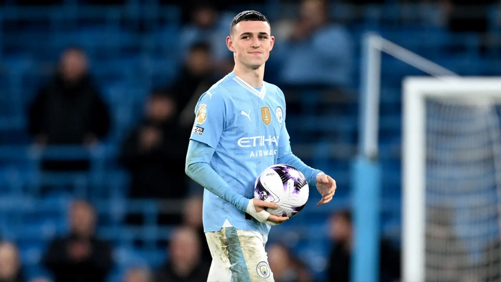 Phil Foden tạo kênh YouTube cho con trai 5 tuổi kiếm thu nhập - Ảnh 1.