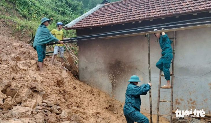 Cập nhật bão số 4: Nhiều hồ thủy điện ở Nghệ An xả nước đón lũ - Ảnh 2.