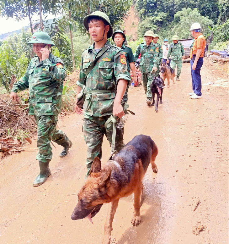 Tìm thấy thi thể một bé gái trong vụ sạt lở làm 18 người chết và mất tích ở Nậm Lúc (Lào Cai) - Ảnh 3.