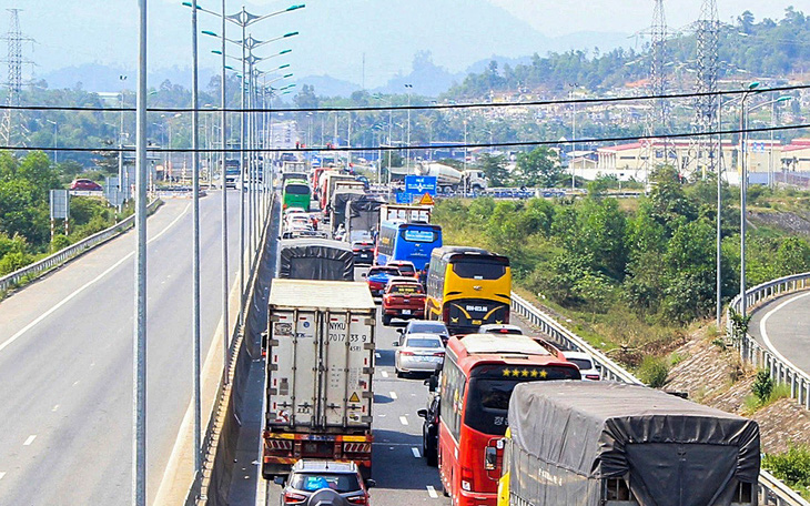 Gỡ mặt bằng cho dự án đường cao tốc, quyết tâm 500 ngày đêm hoàn thành 3.000km  - Ảnh 8.