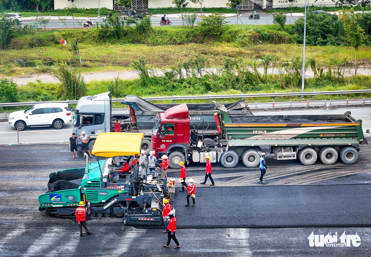 Trên công trường nút giao ngàn tỉ An Phú: Làm cả ngày lẫn đêm, không nghỉ lễ - Ảnh 10.