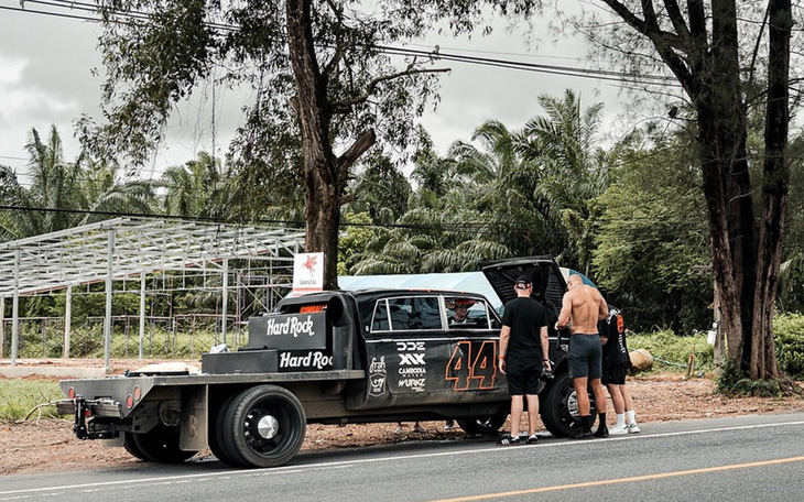 Tham gia Gumball 3000, chủ siêu xe phải bỏ ra 6,5 tỉ đồng - Ảnh 4.