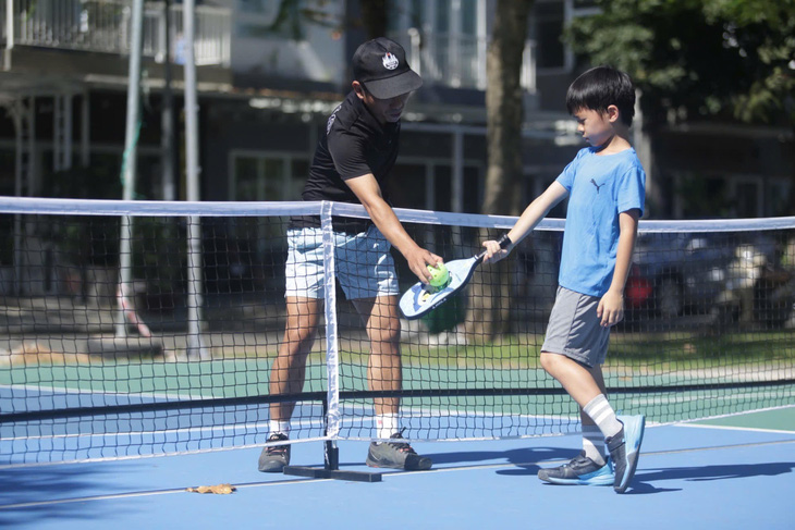 Từ vài chục ngàn đến gần chục triệu, thị trường đồ chơi môn pickleball… như tôm tươi - Ảnh 1.