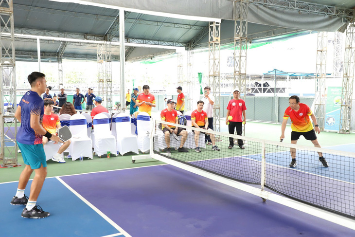 Bí thư Nguyễn Văn Nên thi đấu Pickleball ủng hộ đồng bão bị thiệt hại bão số 3 - Ảnh 3.