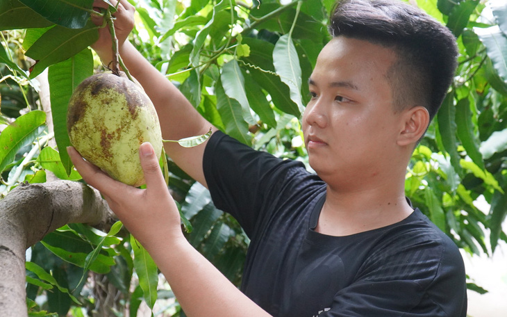 Con gái của anh ngư dân chết trong bão Chanchu vào đại học - Ảnh 3.