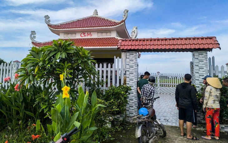 Nam thanh niên treo cổ tại khu nhà mồ, gia đình nói 'có vay nặng lãi' - Ảnh 2.