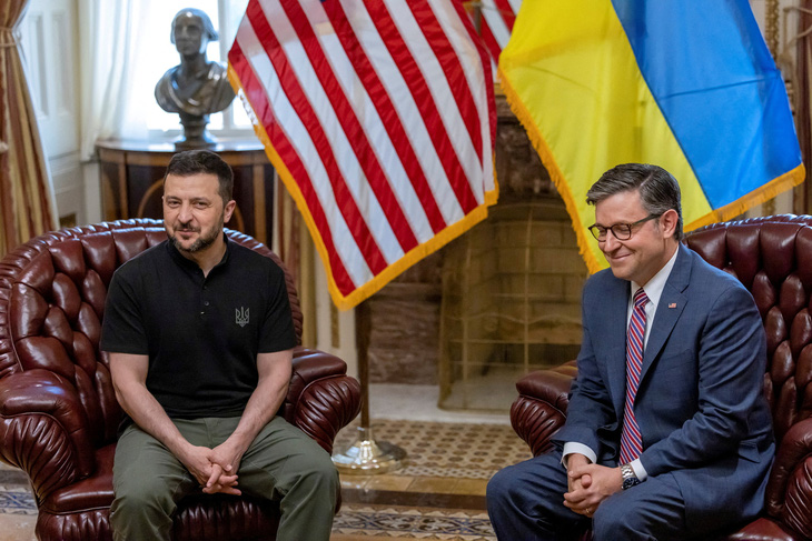 Vì sao chủ tịch Hạ viện Mỹ yêu cầu ông Zelensky sa thải ngay đại sứ Ukraine? - Ảnh 3.