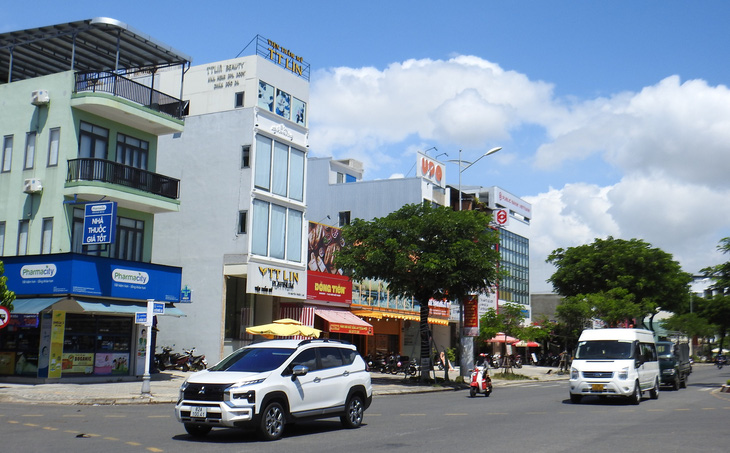 Quận Cẩm Lệ chuyển cơ cấu kinh tế hướng thương mại, dịch vụ hàng đầu - Ảnh 6.