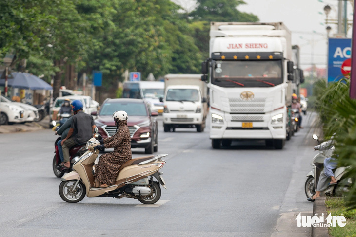 Tai nạn chết người tăng đột biến, Quảng Trị lại kiến nghị trả xe tải nặng về cao tốc Cam Lộ - La Sơn - Ảnh 4.