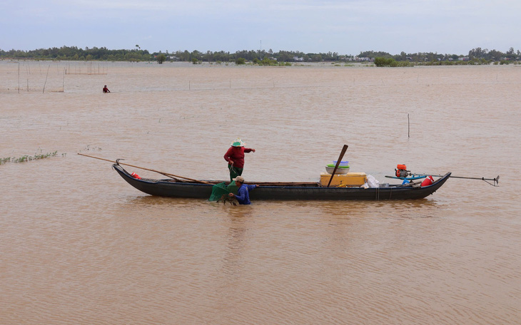 Thời tiết hôm nay 28-9: Mưa dông tập trung miền Tây; Bắc Bộ sương mù, ngày nắng - Ảnh 3.