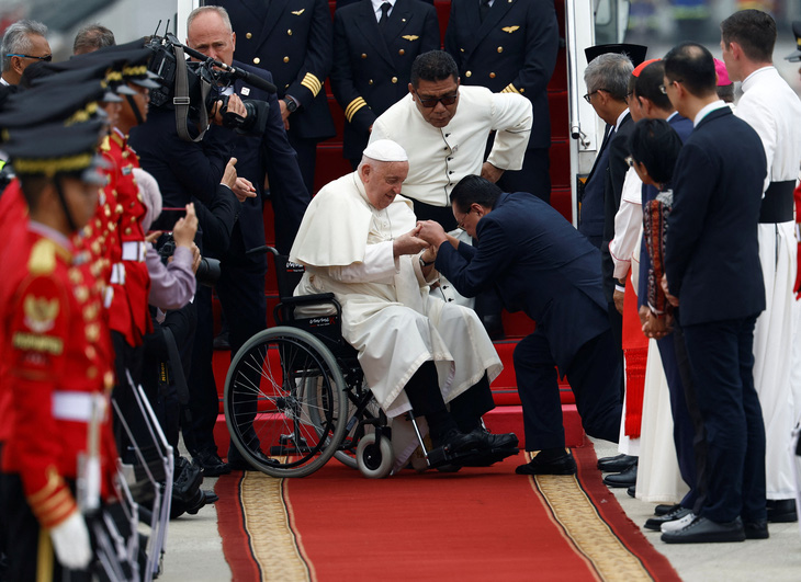 Giáo hoàng Francis đến Indonesia, bất đầu công du gần 33.000km - Ảnh 1.