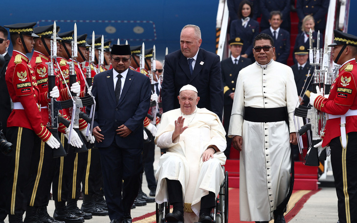 Hàng triệu tín hữu Công giáo Indonesia dõi theo Giáo hoàng Francis - Ảnh 11.